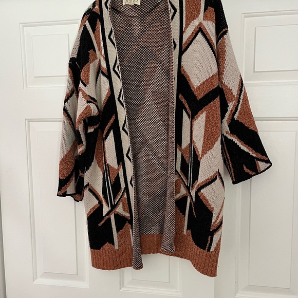Marled Chevron Cardigan - Black, White, Tan - Picture 5 of 6